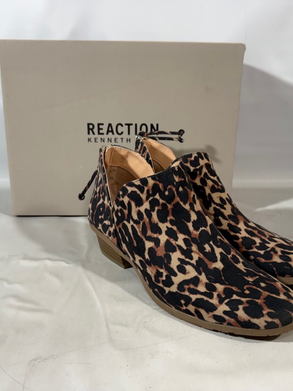 Kenneth Cole Leopard Print Reaction Bootie Women's Side Way Ankle Boot Size 7